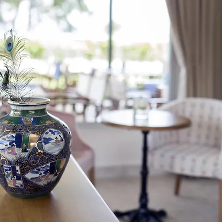Smart Luxury & Hotel