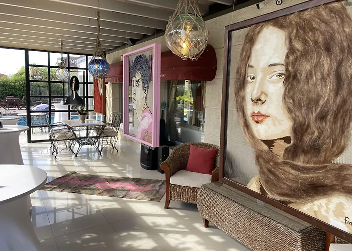 Готель Smart Luxury & 3*